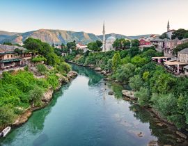 Lais Puzzle - Blick auf die mittelalterliche Brücke von Mostar, Bosnien und Herzegowina - 40, 100, 200, 500, 1.000 & 2.000 Teile