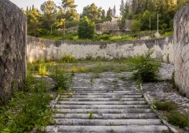 Lais Puzzle - Zerfallener Partisanenfriedhof in Mostar, Bosnien und Herzegowina - 1.000 Teile