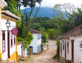 Lais Puzzle - Straßen der historischen Stadt Tiradentes in Brasilien - 40, 100, 200, 500, 1.000 & 2.000 Teile