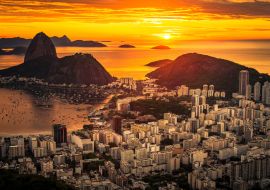 Lais Puzzle - Schöner warmer Sonnenaufgang in Rio de Janeiro mit der Silhouette des Zuckerhuts - 1.000 Teile