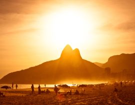 Lais Puzzle - Warmer Sonnenuntergang am Strand von Ipanema, Rio de Janeiro, Brasilien - 40, 100, 200, 500, 1.000 & 2.000 Teile