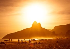 Lais Puzzle - Warmer Sonnenuntergang am Strand von Ipanema, Rio de Janeiro, Brasilien - 1.000 Teile