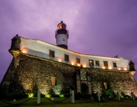 Lais Puzzle - Leuchtturm oder Farol da Barra ist ein Wahrzeichen in der Unterstadt von Salvador, Bahia, Brasilien - 40, 100, 200, 500 & 1.000 Teile