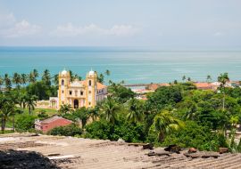 Lais Puzzle - Blick auf die Igreja do Carmo (Carmo-Kirche) von oben, im Hintergrund das Meer (Olinda - Pernambuco, Brasilien) - 1.000 Teile