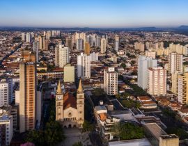 Lais Puzzle - Kathedrale von oben gesehen in Piracicaba, Sao Paulo, Brasilien - 40, 100, 200, 500, 1.000 & 2.000 Teile