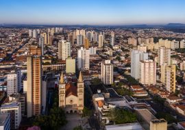 Lais Puzzle - Kathedrale von oben gesehen in Piracicaba, Sao Paulo, Brasilien - 1.000 Teile