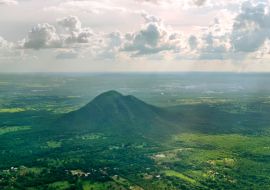 Lais Puzzle - Santo Antonio Hügel Luftaufnahme, in Santo Antônio do Leverger, Bundesstaat Mato Grosso, Brasilien - 1.000 Teile