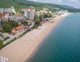 Lais Puzzle - Luftaufnahme des Strandes und der Hotels in Golden Sands, Zlatni Piasaci. Beliebter Ferienort in der Nähe von Varna, Bulgarien - 40, 100, 200, 500, 1.000 & 2.000 Teile