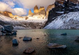 Lais Puzzle - Sonnenaufgang über den drei Gipfeln, die die Torres del Paine bilden, Patagonien, Chile - 1.000 Teile