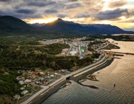 Lais Puzzle - Sonnenuntergang über Puerto Williams, südlichste Stadt in Chile - 40, 100, 200, 500, 1.000 & 2.000 Teile