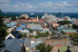 Lais Puzzle - Die Stadt Punta Arenas in der Region Magallanes und Chilenische Antarktis - 2.000 Teile