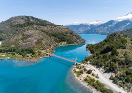 Lais Puzzle - General Carrera-Brücke, Bertrand-See und General Carrera-See - Chile Chico, Aysén, Chile - 1.000 Teile