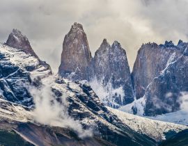 Lais Puzzle - Torres del Paine-Gipfel aus den Wolken - 40, 100, 200, 500, 1.000 & 2.000 Teile