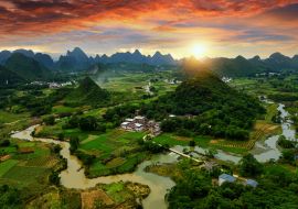 Lais Puzzle - Xianggong-Hügellandschaft von Guilin, Li-Fluss und Karstgebirge. Xingping, Kreis Yangshuo, Provinz Guangxi, China - 1.000 Teile