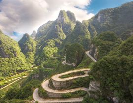 Lais Puzzle - Serpentinenstraße mit neunundneunzig Kurven im Tianmenshan-Nationalpark in Dzhanjadce, China - 40, 100, 200, 500, 1.000 & 2.000 Teile
