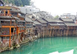 Lais Puzzle - Die antike Stadt Fenghuang, eine der berühmtesten antiken Städte in Hunan, China - 1.000 Teile