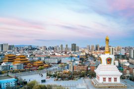 Lais Puzzle - Abenddämmerung des Guanyin-Tempels und der Baoerhan-Stupa in Hohhot, Innere Mongolei - 2.000 Teile