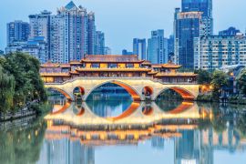 Lais Puzzle - Stadtkulisse der Anshun-Brücke, Chengdu, Sichuan, China - 2.000 Teile