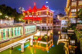 Lais Puzzle - Yuyuan District in Shanghai, China bei Nacht - 2.000 Teile