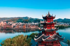 Lais Puzzle - Abenddämmerung in der alten Stadt Zhenyuan, Provinz Guizhou, China - 2.000 Teile