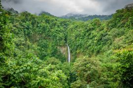 Lais Puzzle - Blick auf den Wasserfall La Fortuna de San Carlos in Costa Rica - 2.000 Teile
