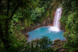 Lais Puzzle - Himmelblauer Wasserfall im Vulkan-Tenorio-Nationalpark in Costa Rica - 2.000 Teile