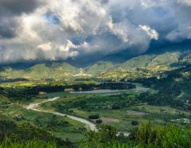 Lais Puzzle - Valle de Orosi ist ein sehr schöner Ort in der Provinz Cartago, in Costa Rica - 40, 100, 200, 500, 1.000 & 2.000 Teile