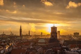 Lais Puzzle - Kopenhagen - die Hauptstadt und bevölkerungsreichste Stadt Dänemarks. Ein beliebter Ort für Touristen und Reisende. Beeindruckt von einer historischen Altstadt und besonderer Architektur - 2.000 Teile