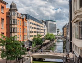 Lais Puzzle - Der Fluss Aarhus fließt durch das Stadtzentrum, Dänemark - 40, 100, 200, 500, 1.000 & 2.000 Teile