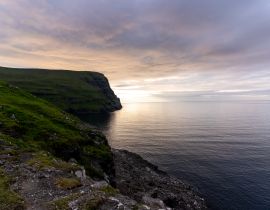 Lais Puzzle - Schöne Luftaufnahme von Risin und Kellingin, dem Riesen und der Hexe von Tjornuvik auf den Färöern - 40, 100, 200, 500, 1.000 & 2.000 Teile