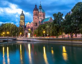 Lais Puzzle - St. Lukas rosa Kirche München - 40, 100, 200, 500, 1.000 & 2.000 Teile