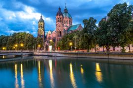 Lais Puzzle - St. Lukas rosa Kirche München - 2.000 Teile