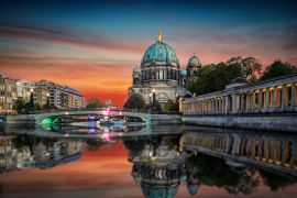 Lais Puzzle - Der Berliner Dom an der Spree bei Sonnenuntergang - 2.000 Teile