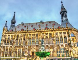 Lais Puzzle - Aachener Rathaus, das im gotischen Stil erbaute Rathaus von Aachen - 40, 100, 200, 500, 1.000 & 2.000 Teile