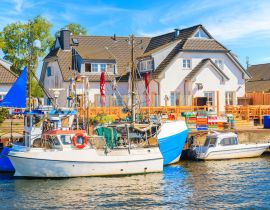 Lais Puzzle - Fischerboote im Hafen von Vitte an einem schönen sonnigen Tag, Insel Hiddensee, Ostsee, Deutschland - 40, 100, 200, 500, 1.000 & 2.000 Teile