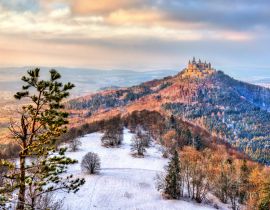Lais Puzzle - Winteransicht der Burg Hohenzollern, Deutschland - 40, 100, 200, 500, 1.000 & 2.000 Teile