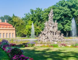 Lais Puzzle - Springbrunnen im Schlossgarten in Erlangen, Deutschland - 40, 100, 200, 500, 1.000 & 2.000 Teile