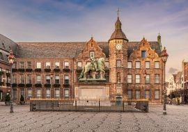 Lais Puzzle - Jan-Wellem-Statue, Rathaus, Marktplatz, Altstadt von Düsseldorf, Deutschland - 1.000 Teile
