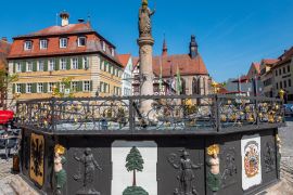 Lais Puzzle - Stadtbrunnen in Feuchtwangen Mittelfranken - 2.000 Teile