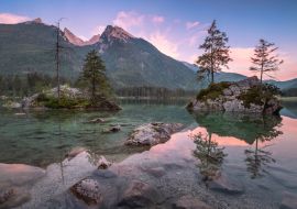 Lais Puzzle - Beschauliche Landschaft mit Berg, See und Sonnenuntergang am Sommerabend im Nationalpark Berchtesgaden, Deutschland - 1.000 Teile