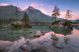Lais Puzzle - Beschauliche Landschaft mit Berg, See und Sonnenuntergang am Sommerabend im Nationalpark Berchtesgaden, Deutschland - 2.000 Teile