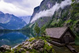 Lais Puzzle - Schöne Aufnahme eines Holzhauses im Nationalpark Berchtesgaden in der Ramsau, Deutschland - 2.000 Teile