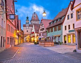 Lais Puzzle - Rothenburg ob der Tauber. Deutsche Straßenarchitektur der mittelalterlichen deutschen Stadt Rothenburg ob der Tauber Abendansicht - 40, 100, 200, 500, 1.000 & 2.000 Teile