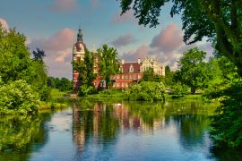 Lais Puzzle - Schloss Bad Muskau in einer wunderschönen Parkanlage - 2.000 Teile