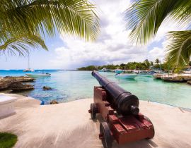 Lais Puzzle - Schiffskanone an der Uferpromenade der Stadt Bayahibe, La Altagracia, Dominikanische Republik - 40, 100, 200, 500, 1.000 & 2.000 Teile