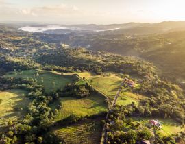 Lais Puzzle - Drohnenaufnahme eines Bergtals bei Sonnenuntergang in Jarabacoa, Dominikanische Republik - 40, 100, 200, 500, 1.000 & 2.000 Teile