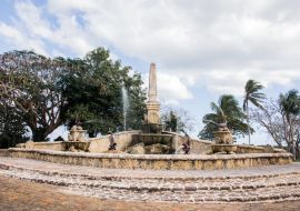 Lais Puzzle - Altes Dorf Altos de Chavon - rekonstruierte Kolonialstadt in der Dominikanischen Republik. Casa de Campo, La Romana, Dominikanische Republik. Beruf und Reisen, tropischer Urlaubsort am Meer - 1.000 Teile