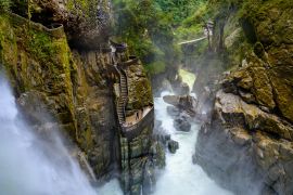 Lais Puzzle - Luftaufnahme des Del-Diablo-Wasserfalls in Banos, Ecuador - 2.000 Teile