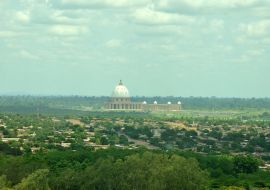 Lais Puzzle - Basilika Unserer Lieben Frau des Friedens in Yamoussoukro, Elfenbeinküste - 1.000 Teile