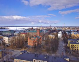 Lais Puzzle - Blick über die Stadt Vaasa, Finnland, im späten Frühjahr, wenn das Meer noch zugefroren ist - 40, 100, 200, 500, 1.000 & 2.000 Teile